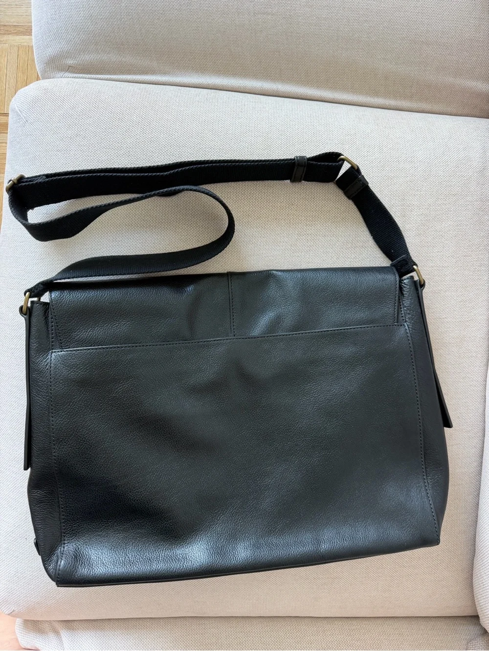 FOSSIL Classic Black Leather Crossbody Messenger Bag